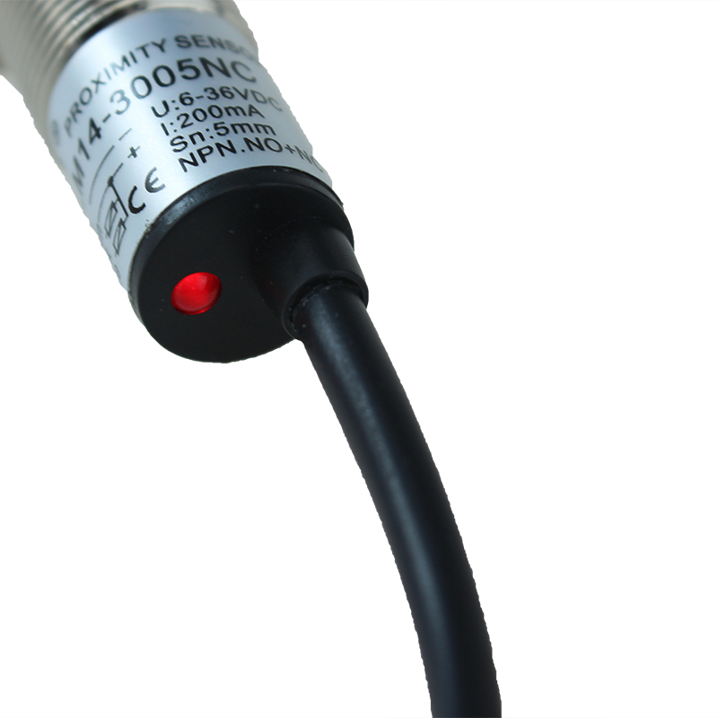Sensor de proximidad de salida de 3 hilos con interruptor de proximidad de cilindro LED 